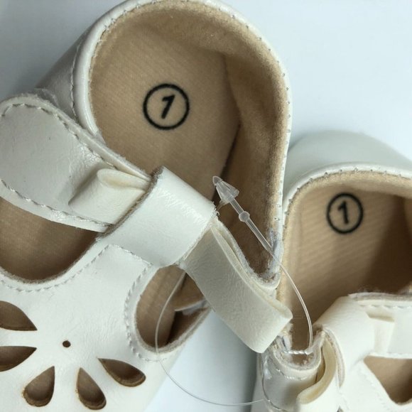 Baby Girls Soft Sole Flats Faux Leather Cut Out Hook & Loop Ivory Size 1 - Picture 5 of 5